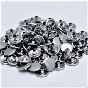 Knappar, vred, öljetter