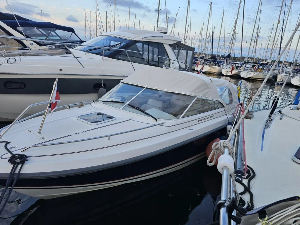 Cleaning and impregnation of boat canopies in Marstrand - canopy cleaning for long-lasting protection against dirt and mold