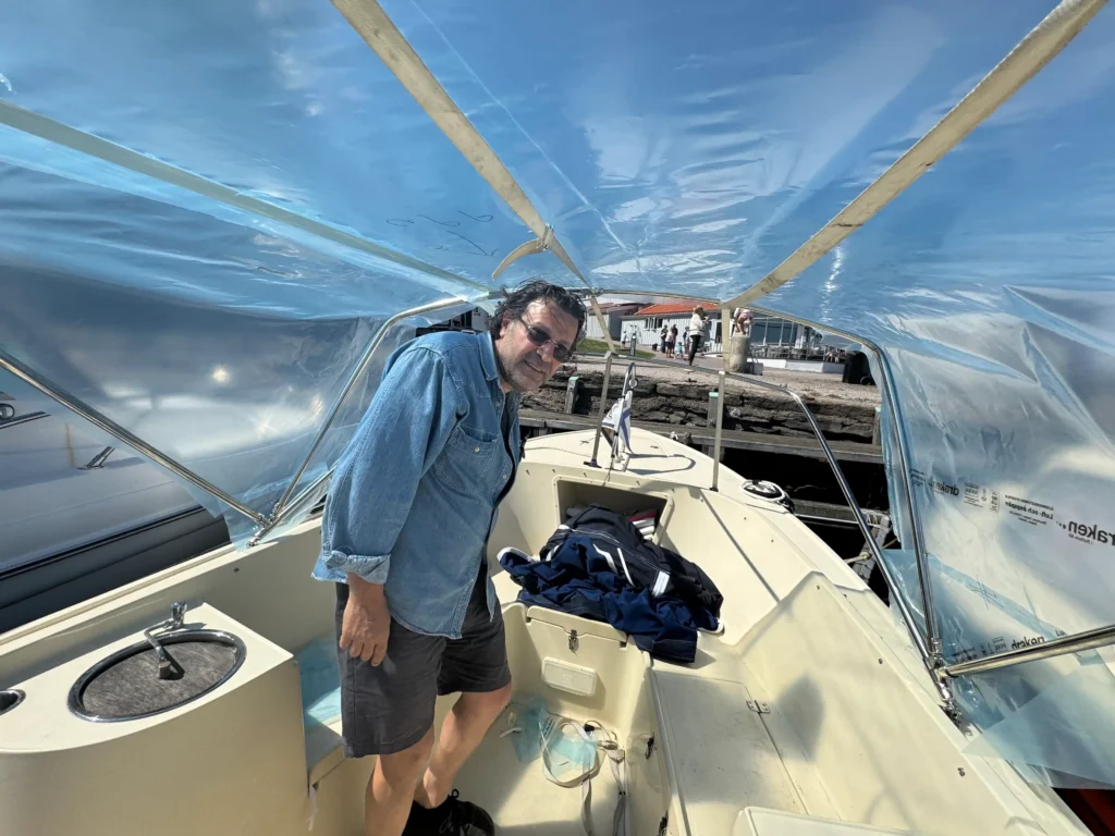 Canopy with exact fit for sailboat - custom-made boat canopy and sprayhood from Marstrands Marintextil AB in Marstrand, Kungälv and Bohuslän.