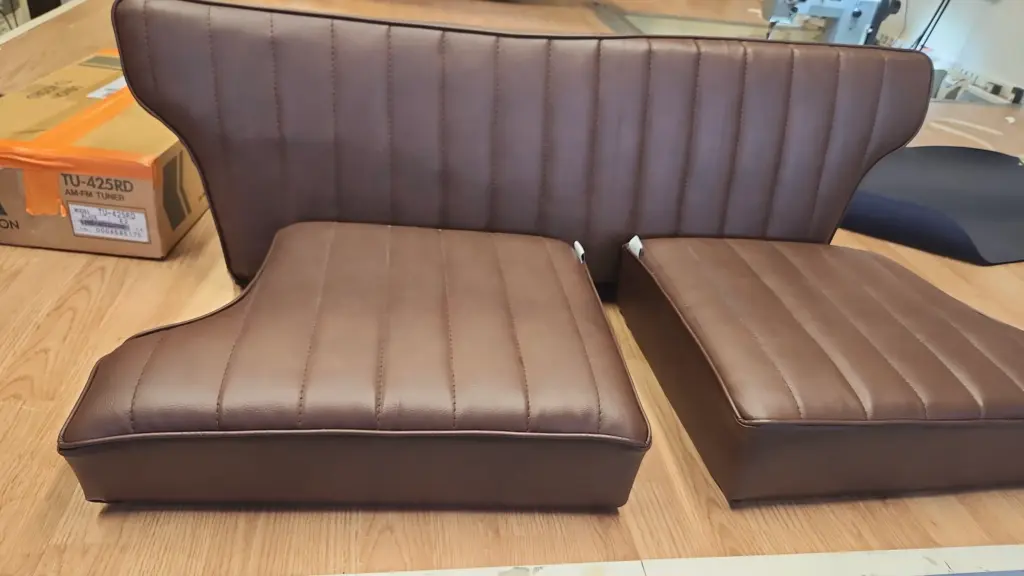 Nyrenoverade bildynor till Dellow MK1 – måttsydda sitsar med nytt skum och premiumläder