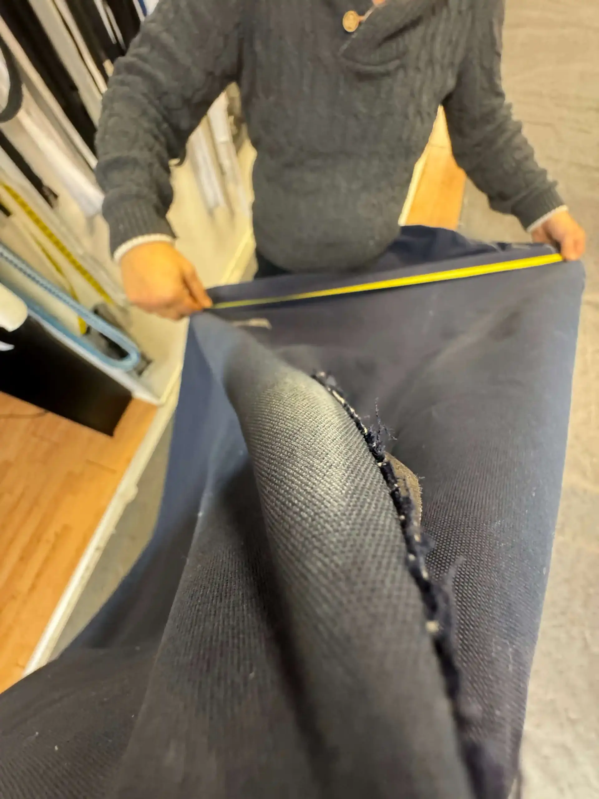 Worn pulpet cover Nimbus Max 1 before new production - damaged boat canopy with UV wear and dry canopy fabric