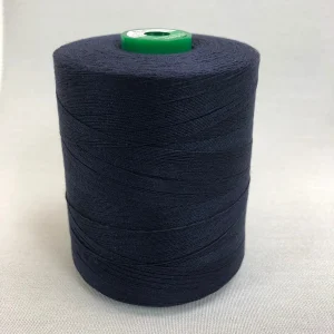 Spule mit Coats Dual Duty WR-Nähgarn in der Farbe Navy