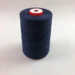 Spule mit marineblauem Rasant-Nähgarn