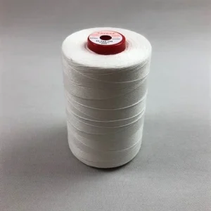 Spule mit weißem Rasant-Nähgarn