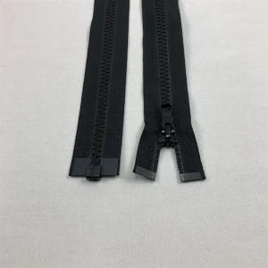 Cremallera YKK – Delrin – 8 mm – Negra – Deslizador de plástico